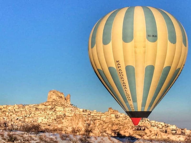 Cappadocia Sunrise Hot Air Balloon Flight/Kapadokya Balloons - Göreme Takeoff and the Safety Briefing