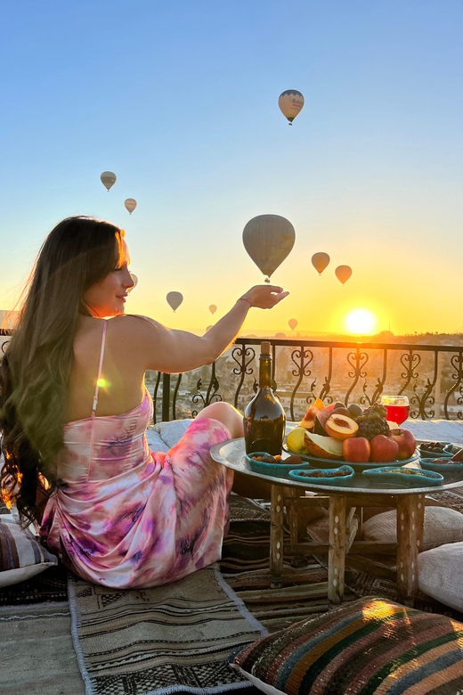 Cappadocia: Terrace Photo Spot With Balloon Flight View - Why this terrace gets the right morning view