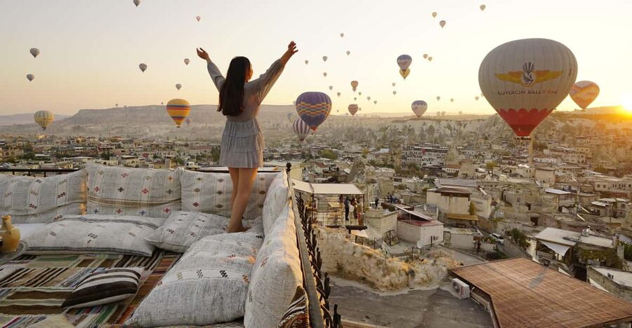 Cappadocia: Terrace Photo Spot With Balloon Flight View - Small details that make the morning easier