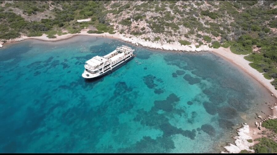 Cesme: Islands and Bays Boat Trip with BBQ Lunch - Starting in Cesme or Alacati