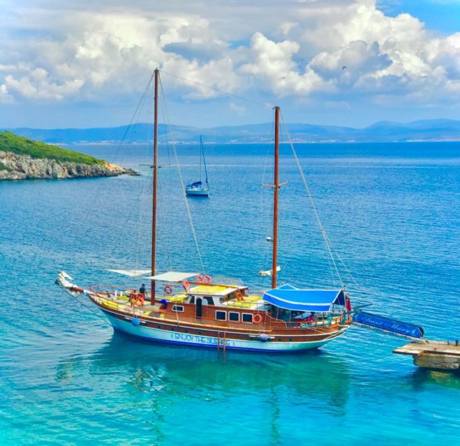 Cesme: Small Group Boat Tour with Open Buffet Lunch - Free GoPro photos are a useful extra