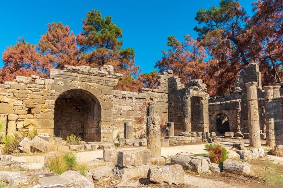 City of Side: Cabrio Bus & Green Lake Boat Tour with Lunch - Manavgat Central Mosque and its grand interior