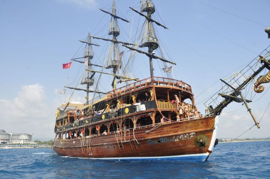 City of Side: Side & Caretta Bay Boat Trip w/ Lunch & Drinks - Lunch and drinks on the boat