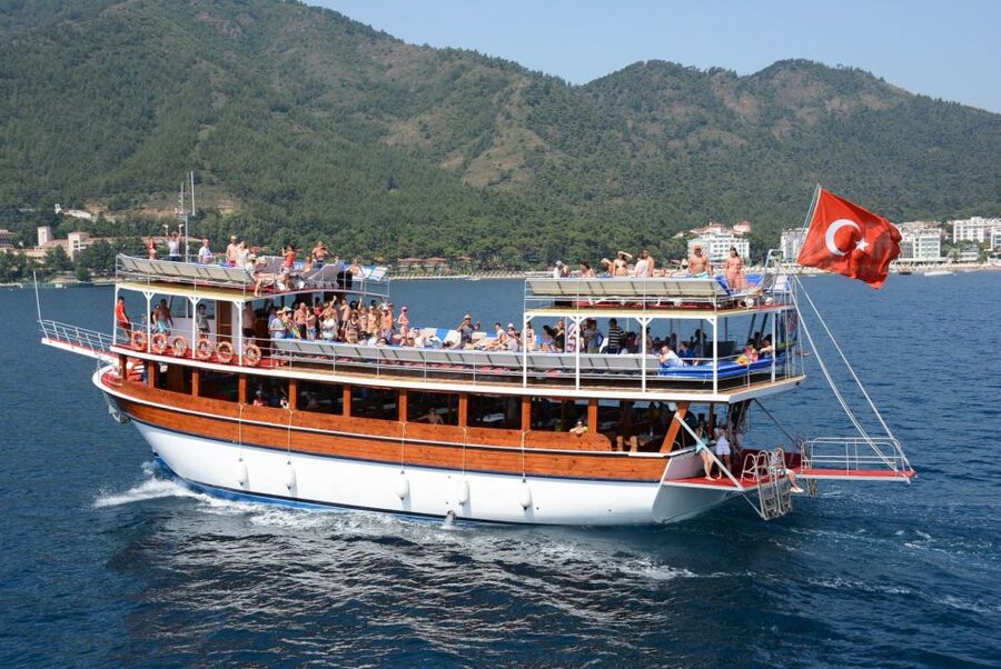 Didim/Altinkum: Lazy Day Boat Trip w/BBQ Lunch - Key points to know before you book