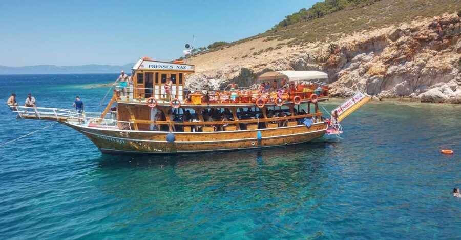 Didim/Altinkum: Lazy Day Boat Trip w/BBQ Lunch - Leaving Didim for Altinkum’s harbor