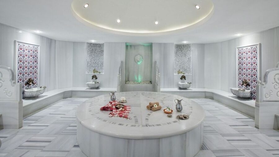 Didim: Traditional Turkish Bath Experience w/ Hotel Transfer - Changing, lockers, and the first warm-up