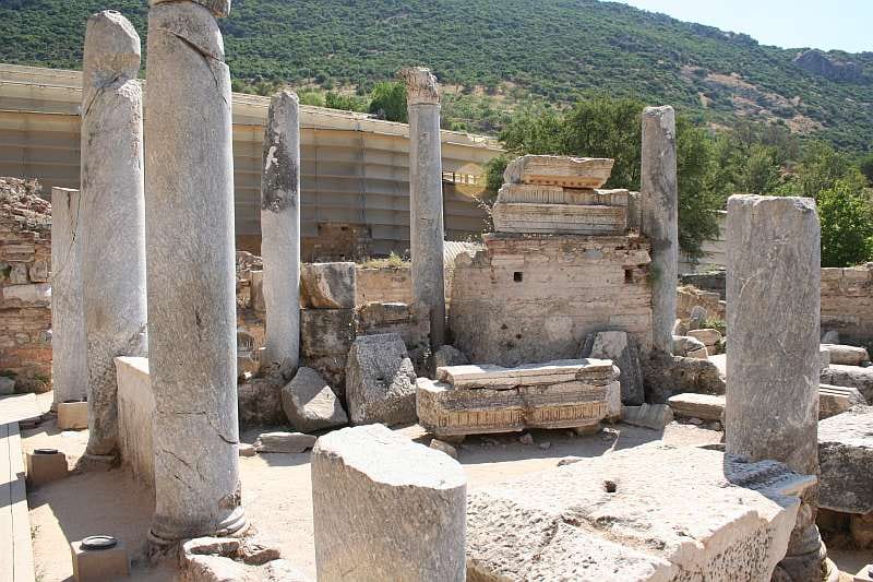 Ephesus: Small Group Tour for Cruise Passengers - Temple of Artemis: a famous wonder with very little left