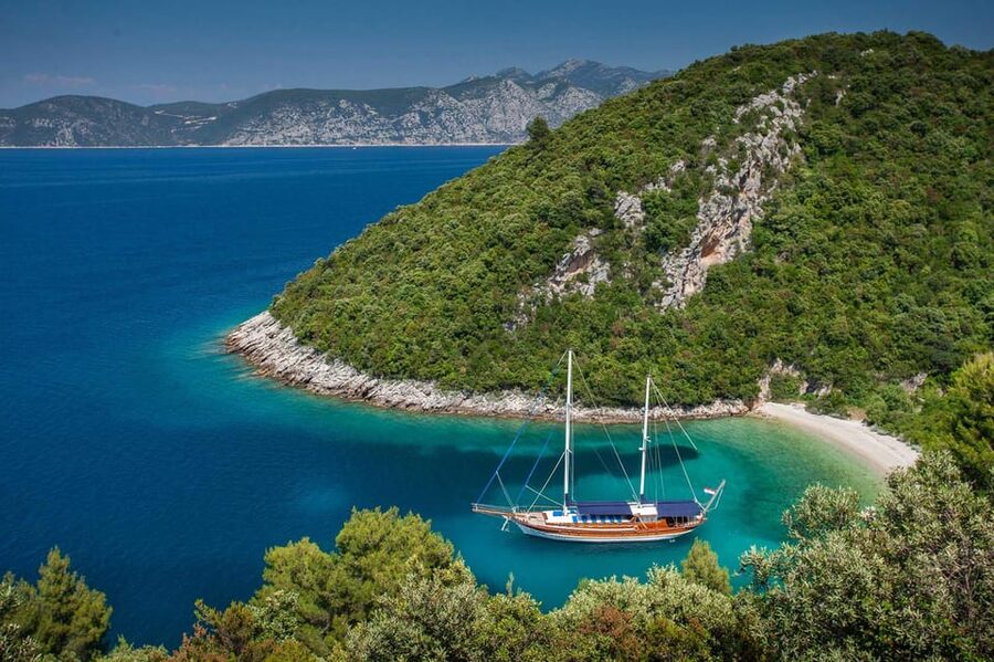 Fethiye: 12 Islands Boat Tour with Lunch and Hotel Pickup - A full day on Fethiye’s turquoise water