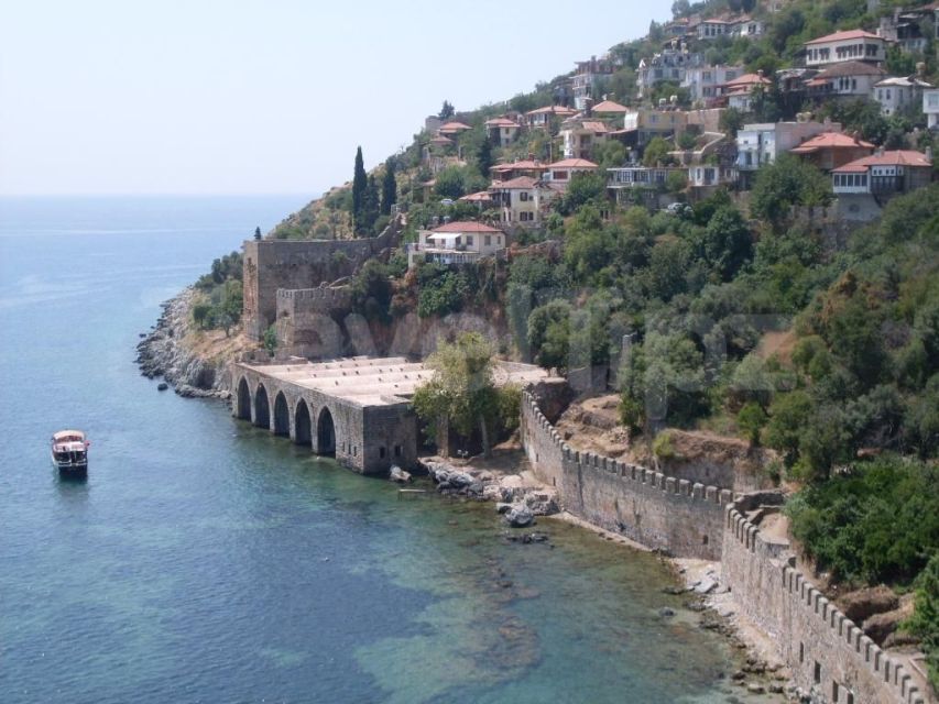 From City of Side: Alanya Guided Tour with Boat Trip & Lunch - Lunch beside the cold Dimcay River
