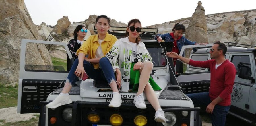 From Göreme/Ürgüp: Cappadocia Jeep Safari Sunrise or Sunset - How much personal attention you can expect
