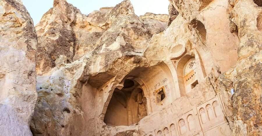 From Istanbul: 2-Day Cappadocia Highlights Tour by Plane - A cave suite and the overnight stay