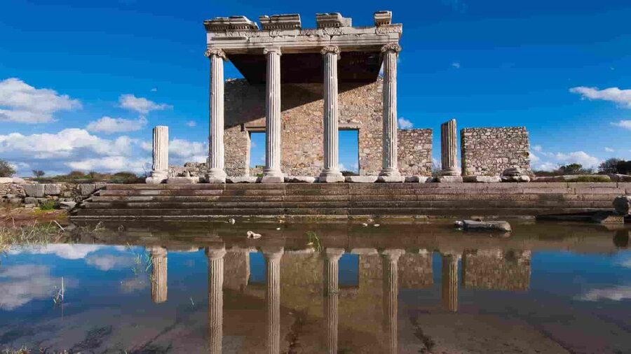 From Istanbul: 2-Day Ephesus, Pamukkale, & Hierapolis Tour - Overnight in Selcuk or Kusadasi