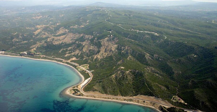 From Istanbul: 2-Day Tour to Gallipoli & Troy - Walking through Gallipoli’s beaches and cemeteries