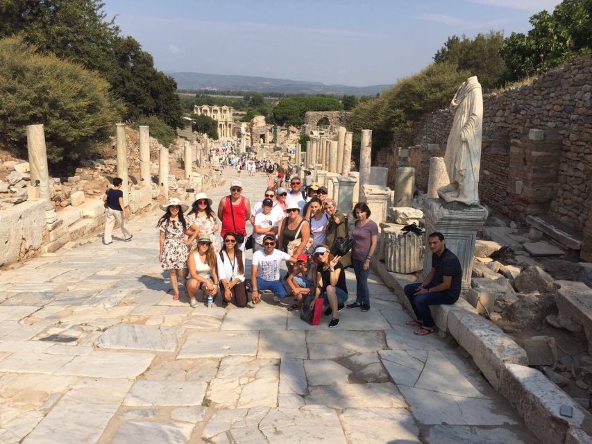From Istanbul: Day Trip to Ephesus with Flight and Lunch - Lunch in Selcuk and a short shopping stop