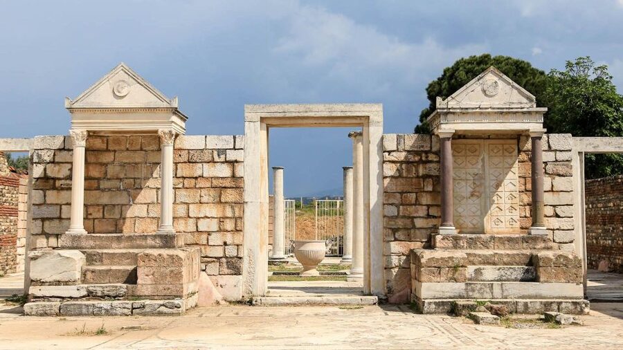From Istanbul: Ephesus Day Tour with Return Flights - What the guide adds to the ruins