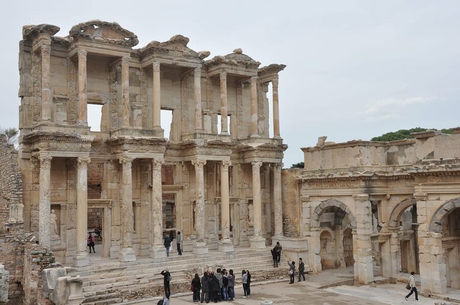 From Istanbul: Ephesus Tour with Roundtrip Flight - Lunch and the extra shopping stops