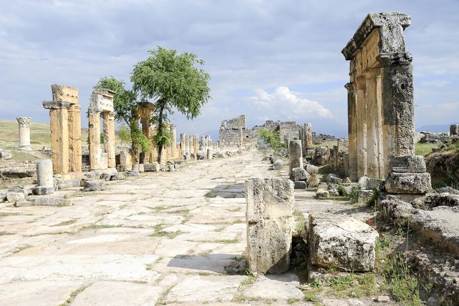 From Istanbul: Private Pamukkale and Hierapolis Day Tour - Why Pamukkale is worth the early start