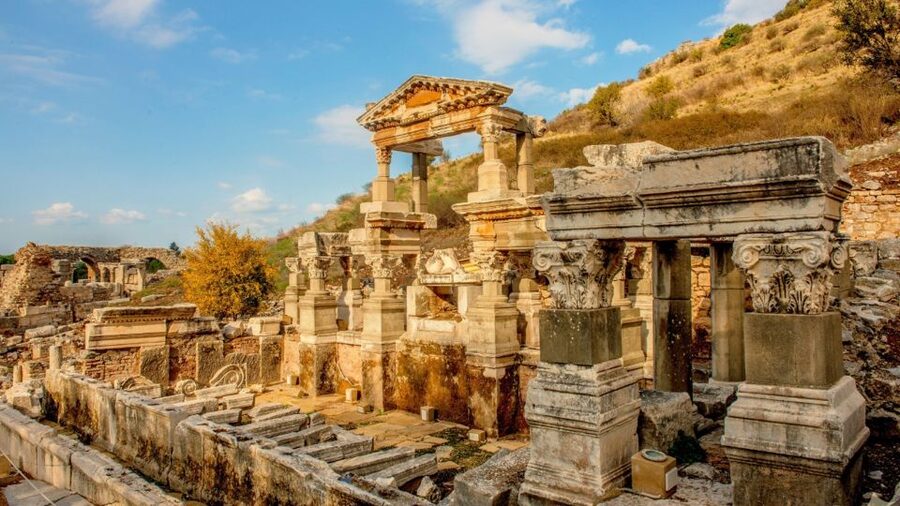From Izmir: Full-Day Ephesus Tour with Lunch - A slower hour in Şirince