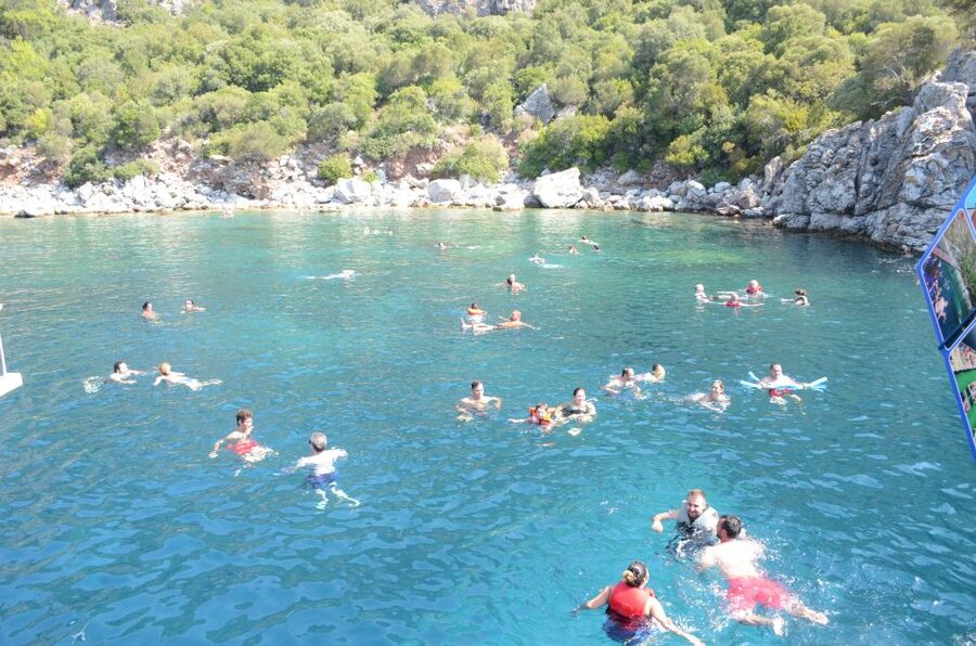 From Marmaris: Day Trip by Glass Bottom Semi Submarine - Finding the boat near the Ataturk statue