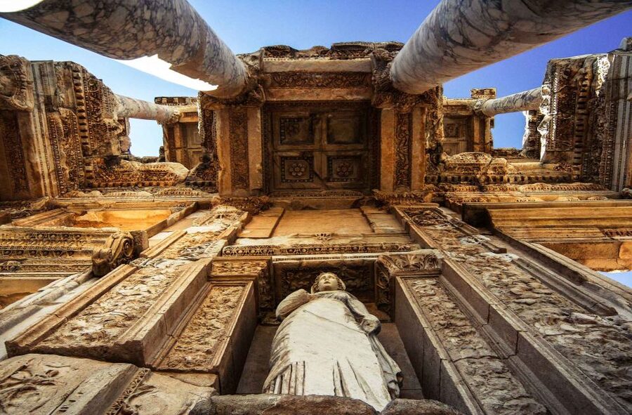 From Marmaris: Ephesus and Selcuk Tour with Buffet Lunch - Walking through Ephesus in the heat