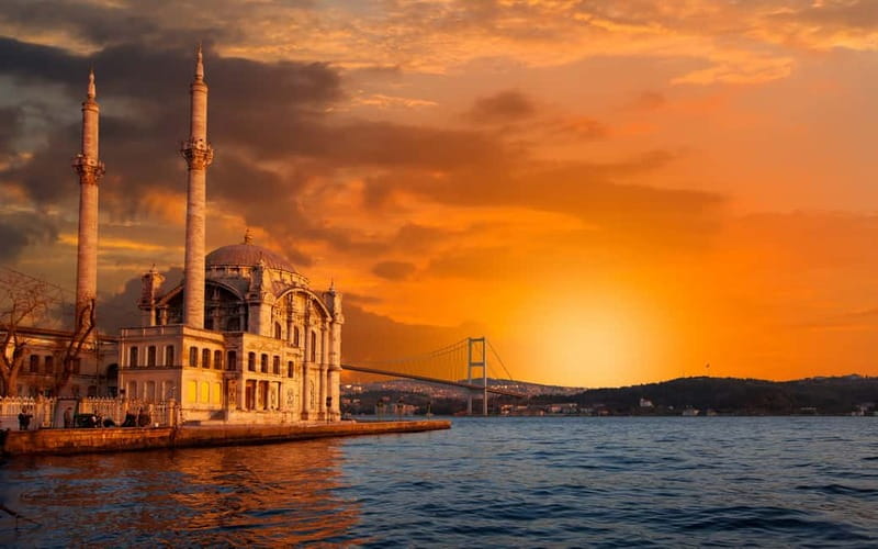Full Day Istanbul 1, 2 or 3-Day Private City Guided Tour - What the guide adds to the day