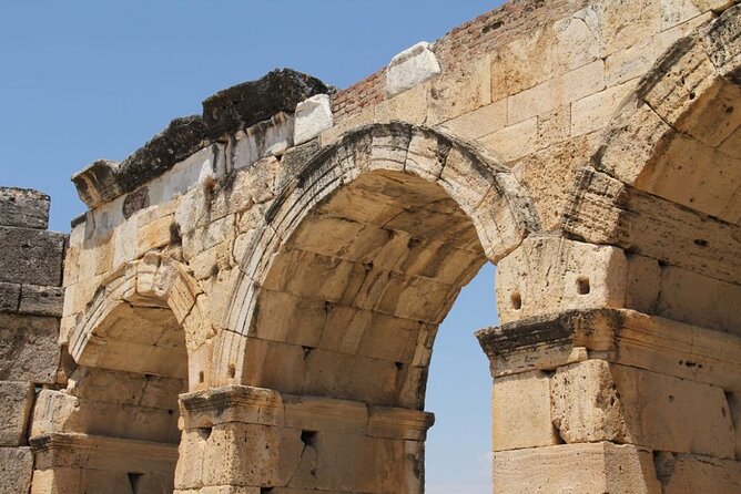 Full Day Pamukkale and Hierapolis Tour from Izmir - Lunch, shopping, and the less glamorous middle of the day