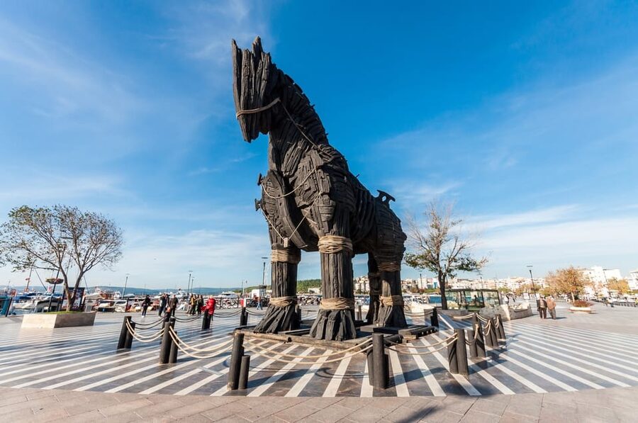Full-Day Troy Tour From Istanbul - Walking through the walls, gates, and temples