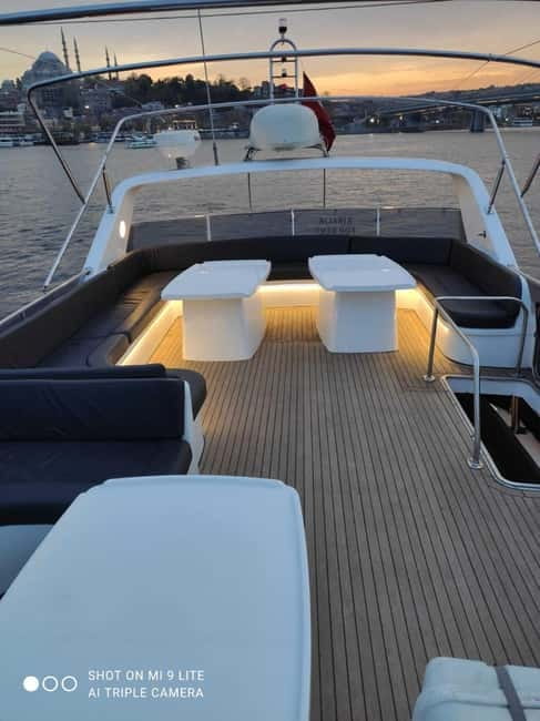 Golden Horn and Bosphorus Sunset Tour Stop at Anatolian Side - Maiden’s Tower and the passage toward Asia