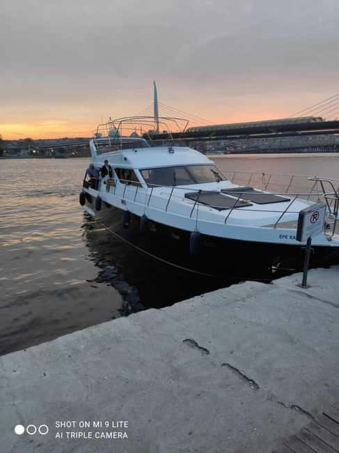 Golden Horn and Bosphorus Sunset Tour Stop at Anatolian Side - The Anatolian-side stop