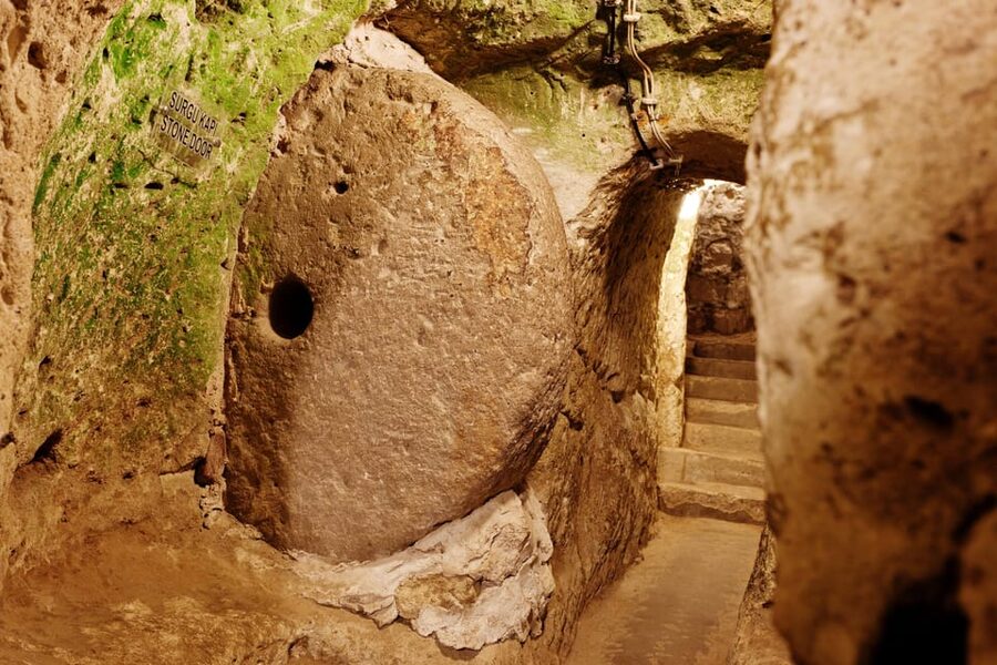 Göreme: Cappadocia Green Tour with Underground & Lunch - Walking through Ihlara Valley beside the Melendiz River