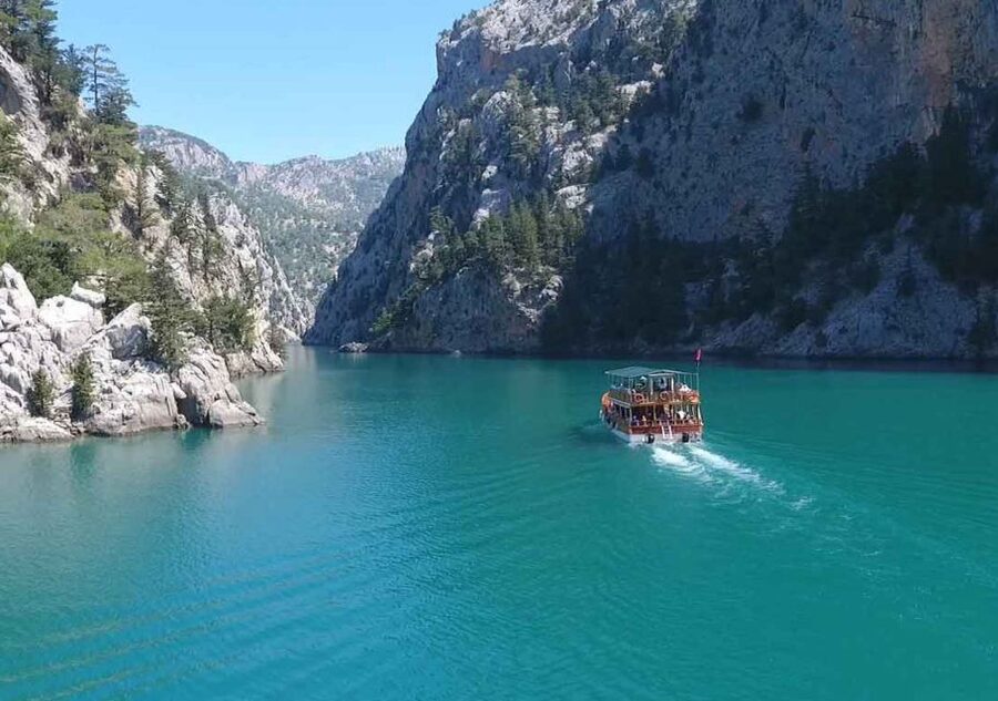 Green Canyon: Boot Tour with Lunch, Soft Drinks, & Transfer - Should you book the Green Canyon boat tour?