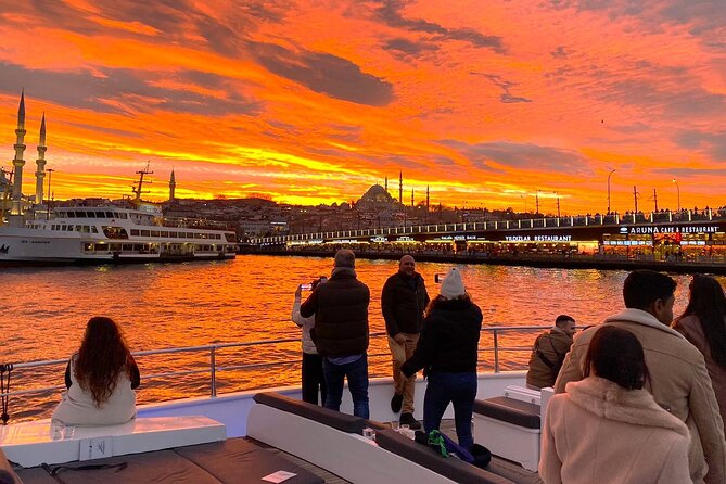 Guided Bosphorus Sunset Cruise on Luxurious Yacht - Small Group Cruise - Beylerbeyi Palace and the Asian shore