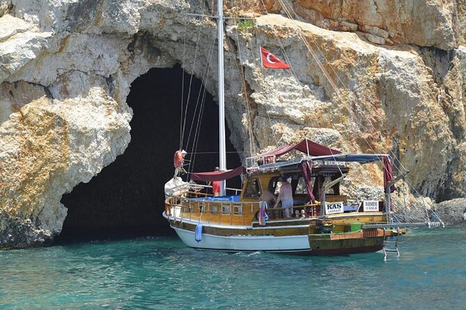 Half-Day Boat Tour to Antalya Waterfalls - Sailing past Kundu’s hotel coast