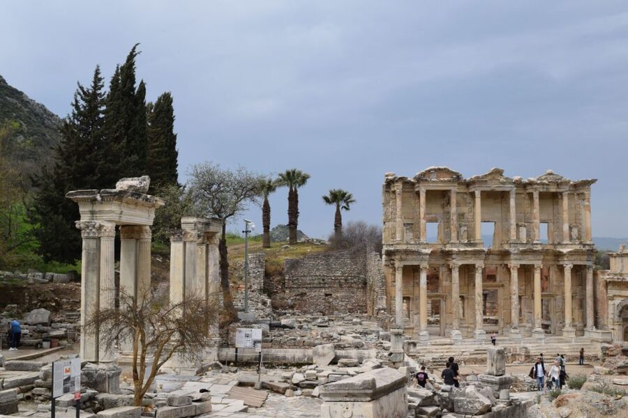 Istanbul: 8-Day Cappadocia, Ephesus, Konya, Pamukkale Tour - Guides, vehicles, and how personal the tour feels