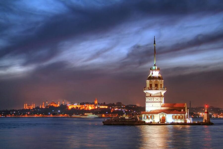 Istanbul: A short trip along the Bosphorus in the evening - Starting at the Sultanahmet office