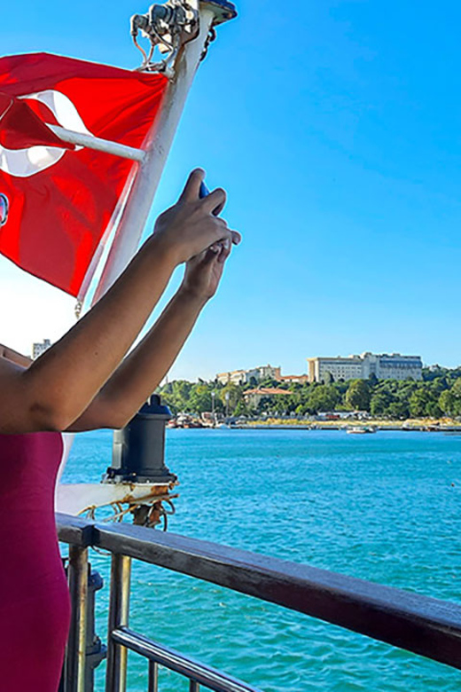 Istanbul: Asian Side Walking Tour with Ferry Ride - Antique Street, bar lanes, and the umbrella corner