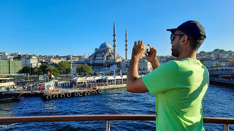 Istanbul: Asian Side Walking Tour with Ferry Ride - What the guides add to the experience