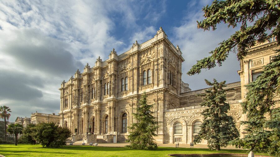 Istanbul: Basilica Cistern & Dolmabahce Palace Combo Ticket - Dolmabahçe Palace and Its European Style