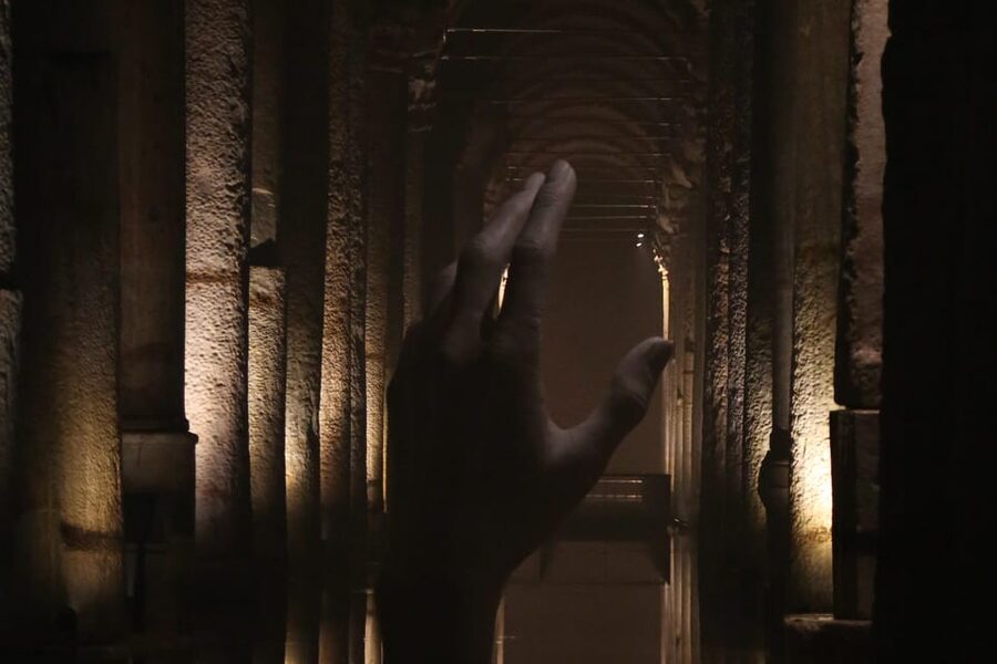 Istanbul: Basilica Cistern Skip-the-Line Entry & Audio Guide - Descending 52 steps below the city
