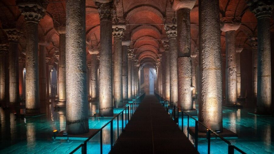 Istanbul: Basilica Cistern Skip-the-line Entry & Guided Tour - Entering Istanbul’s underground water palace