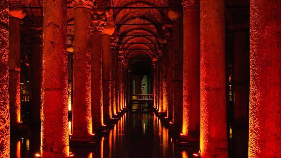 Istanbul: Basilica Cistern Skip-the-Ticket-Line Guided Tour - Thirty minutes among the illuminated columns