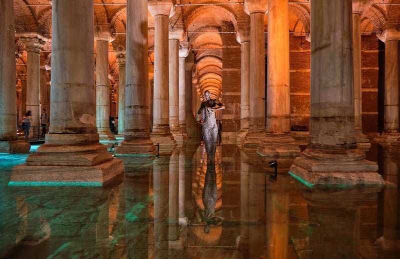 Istanbul: Basilica Cistern Small Group Tour with Tickets - The Medusa Heads and their unanswered questions
