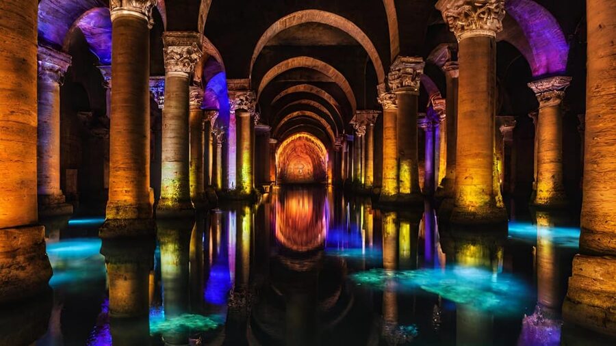 Istanbul: Basilica Cistern Tour, Discovering Medusa - Medusa, myth, and the questions without easy answers