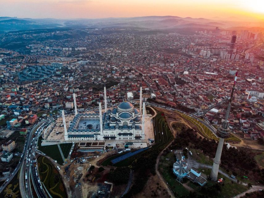 Istanbul: Best of One Day Two Continents Tour, Europe&Asia - Dolmabahçe Palace begins the imperial story