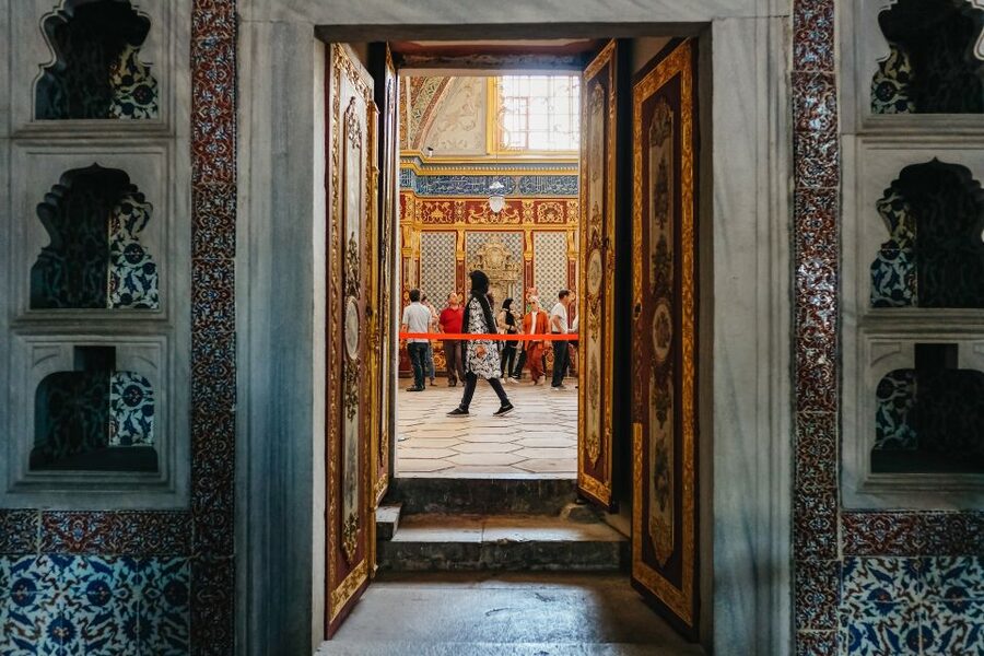 Istanbul: Best of the City 1, 2 or 3-Day Private Guided Tour - Day three: Fener-Balat, the Iron Church, and the Golden Horn