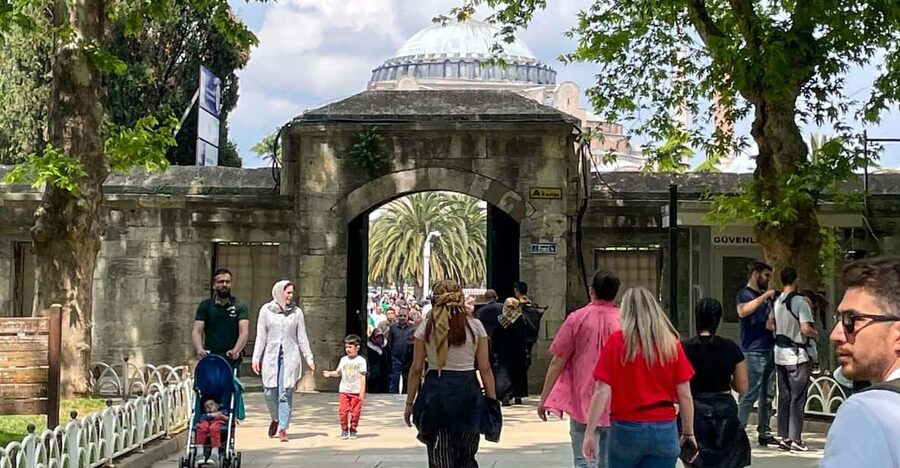 Istanbul: Blue Mosque, Basilica Cistern, & Hagia Sophia Tour - The Hippodrome and German Fountain
