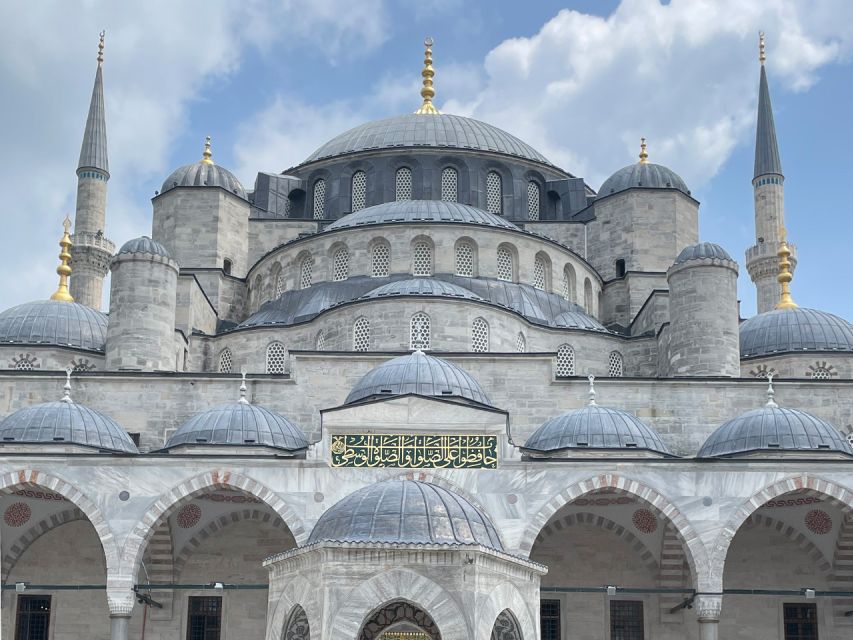Istanbul: Blue Mosque Guided Tour - The 15-minute walk around Sultanahmet