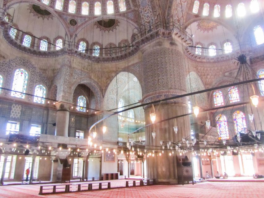 Istanbul: Blue Mosque & Hagia Sophia Guided Tour w/ Tickets - Group size, pace, and what the price covers