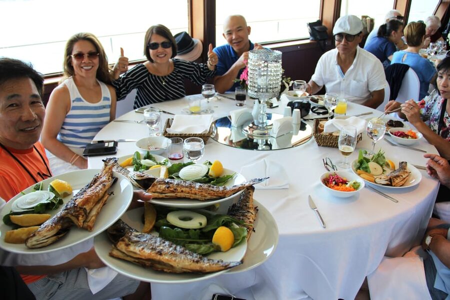Istanbul: Bosphorus and Black Sea Cruise with Lunch - The return past Beylerbeyi and Uskudar