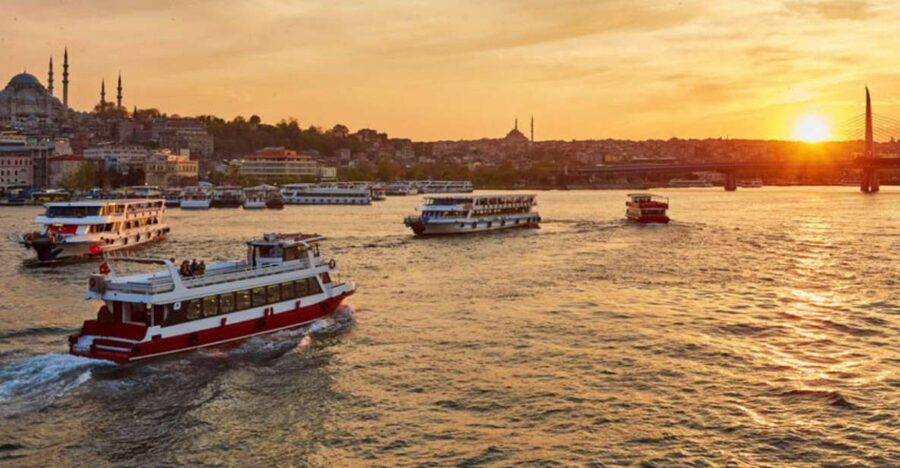 Istanbul: Bosphorus And Golden Horn Morning or Sunset Cruise - Morning light or sunset color